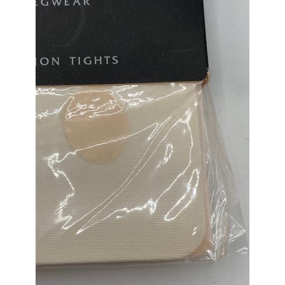 MEMOI Women's Scallop Shell Beige Super Dots Sheer Pull-On Tights SZ M/L - Picture 3 of 8